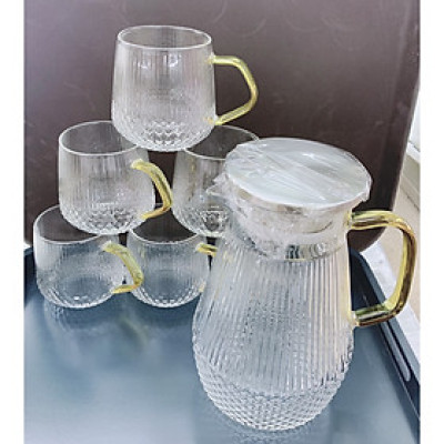 BỘ BÌNH NƯỚC THỦY TINH 2L CHỊU NHIỆT KÈM 6 CÓC CÓ QUAI CẦM VÀNG
