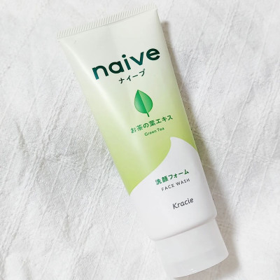 Sữa Rửa Mặt Sạch Sâu Chiết Xuất Lá Trà Xanh Kracie Naive Face Wash (Green Tea) - Tuýp 130G