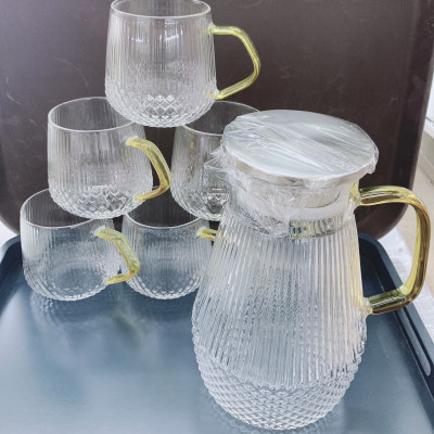 BỘ BÌNH NƯƠC THỦY TINH CHỊU NHIỆT 2L CRYSTAN KÈM 6 CỐC QUAI VÀNG - ANTH415