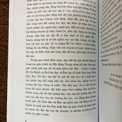 Giáo Trình Chủ Nghĩa Xã Hội Khoa Học (Dành Cho Bậc Đại Học Hệ Không Chuyên Lý Luận Chính Trị)