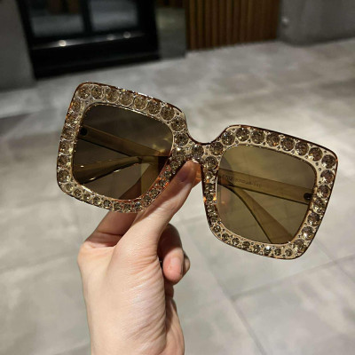 Kính râm nữ sành điệu đính đá (Màu vàng)