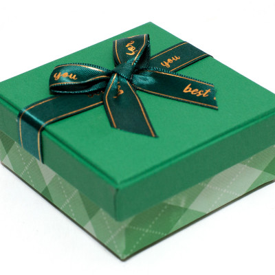 Hộp quà Vuông V014 - 8 x 8 x 3,5 cm - Giao mẫu ngẫu nhiên