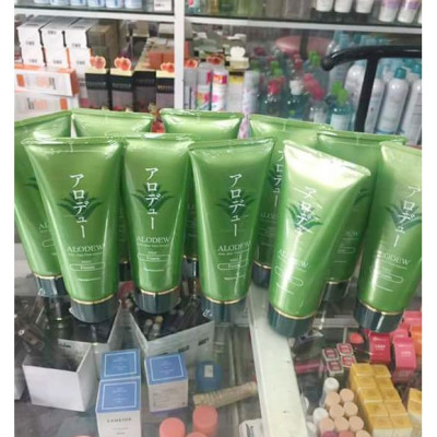 Sữa rửa mặt và tẩy trang dưỡng ẩm lô hội Naris Alodew Nhật Bản 100ml