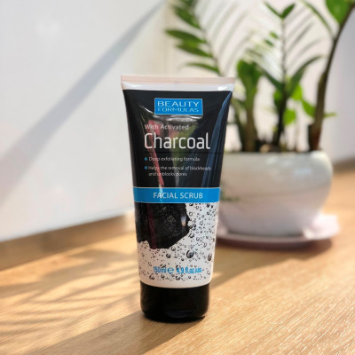 Sữa rửa mặt Beauty Formulas Charcoal Facial 150ml - than hoạt tính tẩy tế bào chết