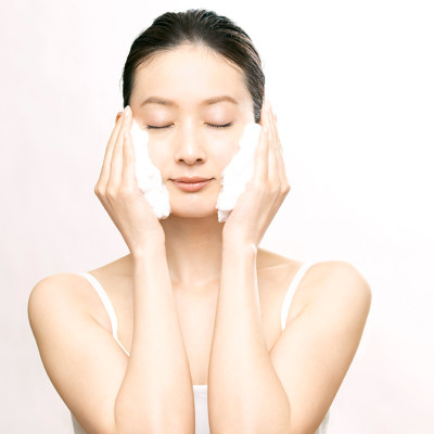 Xà Phòng Rửa Mặt Ngừa Mụn Chiết Xuất Lá Diếp Cá Chinoshio Dokudami Soap (130 G)