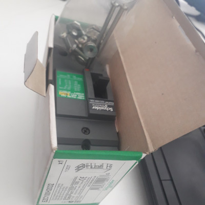 EZC100H2032 cầu dao điện 2P-32A Icu 50kA Schneider