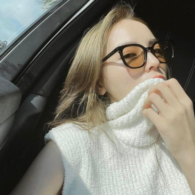 Kính râm màu nâu Mắt vuông gọng nhựa ulzzang