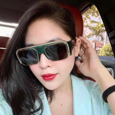 Kính mát nữ cao cấp màu xanh siêu độc lạ