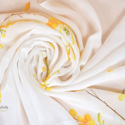 Khăn Lụa Vuông Vẽ Hoa Mai SenSilk – Quà Tặng May Mắn
