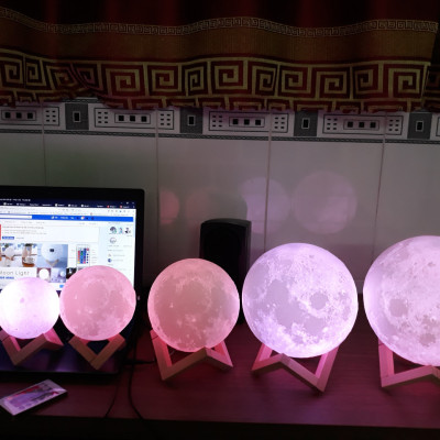 Đèn ngủ mặt trăng moon light 3d 16 màu điều khiển từ xa