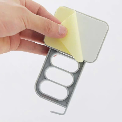 Móc dán tường 4 ô tiện dụng- thoải mái mó đồ trong nhà vệ sinh