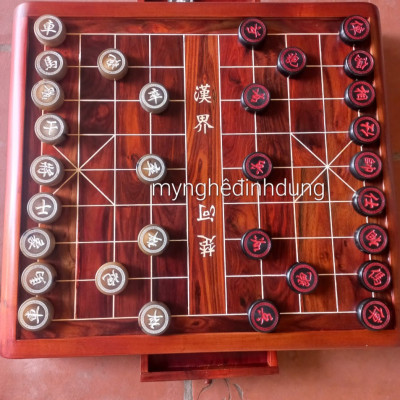 Combo bộ bàn cờ tướng ngăn kéo gỗ trắc kt 56x60x8cm+ quân cờ sừng trắng đen kt 4.3x1.5cm 
