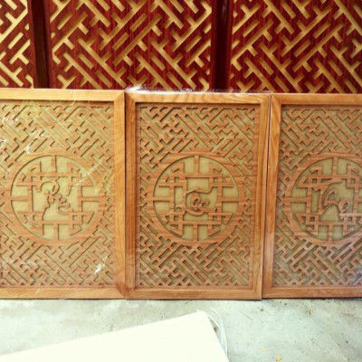 Bộ bàn thờ chung cư kt 69cm bằng gỗ sồi + ám khói + chữ thọ hay chữ phúc