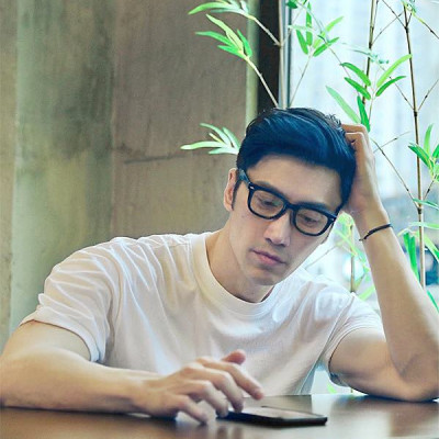 Kính Mắt thời trang chống ánh sáng xanh gọng nhựa đen