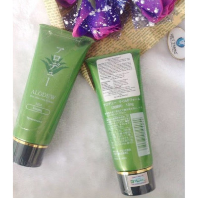 Sữa rửa mặt và tẩy trang dưỡng ẩm lô hội Naris Alodew Nhật Bản 100ml