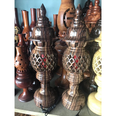 Cặp đèn để bàn thờ gỗ cao 34 màu đèn vân , cặp đèn tổ ong hàng mới