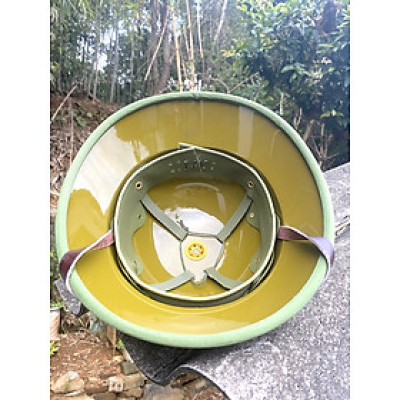 Mũ cối tàu lòng vàng cốt phíp, vải Gabadin tô châu, rơi va đạp không vỡ, tuyệt đối không ngấm nước, vải không phai