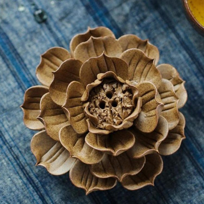 Hoa gốm đĩa cắm nhang - Thác khói trầm hương