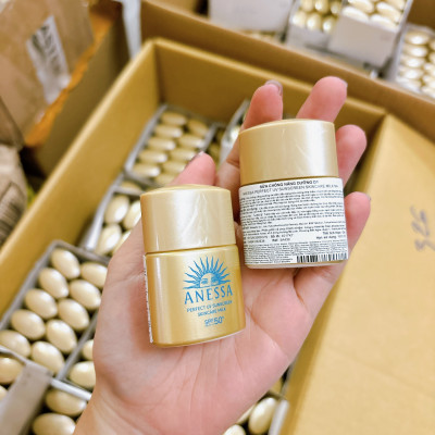 Sữa Chống Nắng Anessa Dưỡng Da Kiềm Dầu 12ml