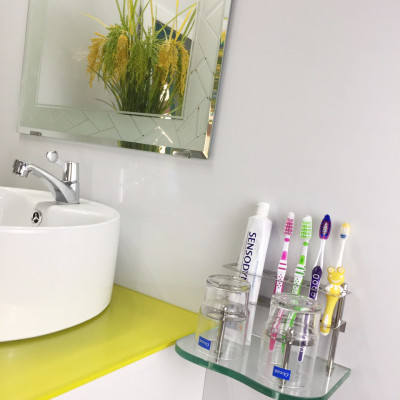 Kệ bàn chải kèm 2ly Kibath