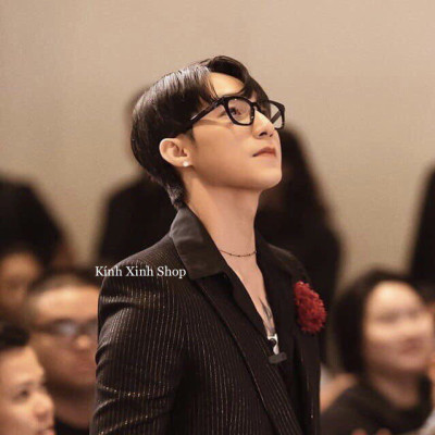 Gọng kính cận, Kính Giả cận Mắt vuông Sơn Tùng cao cấp