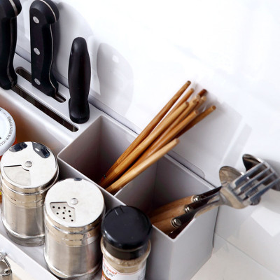 Kệ Đựng Gia Vị Nhà Bếp 4 Móc Treo Tường Thoát Nước (Màu ngẫu nhiên)