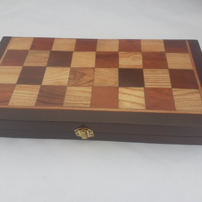 Bàn cờ vua gỗ tự nhiên DAICAT kích thước 35x36cm - Quân cờ vua gỗ tần bì