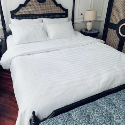 Bộ drap giường cotton trắng sọc 3F cao cấp A (1 ga, 2 vỏ gối nằm, 1 vỏ gối ôm)