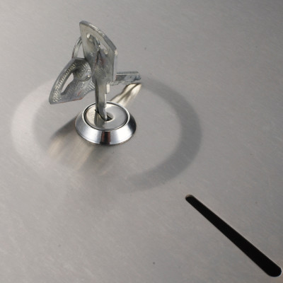 Hộp đựng giấy vệ sinh cuộn lớn gắn tường, Mã M-5822, Chất liệu Inox, Dáng tròn