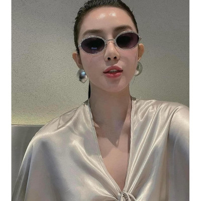 Kính thời trang cao cấp dáng form nhỏ sang chảnh