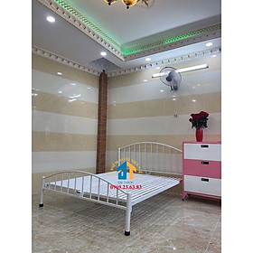 Giường sắt 1mx2m mỹ nghệ cao cấp 1 người nằm