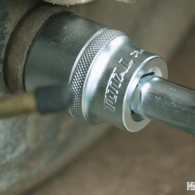 CẦN SIẾT TAY CẦM L 1/2" 300MM TOTAL THLHD12121 - HÀNG CHÍNH HÃNG