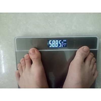 Cân sức khỏe điện tử iSCALE cân tối đa 180kg (màu ngẫu nhiên) - Cân điện tử 180kg - Hàng chính hãng