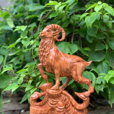 Tượng con dê phong thủy ,tài lộc bằng gỗ hương đá kt cao 40×23×10cm