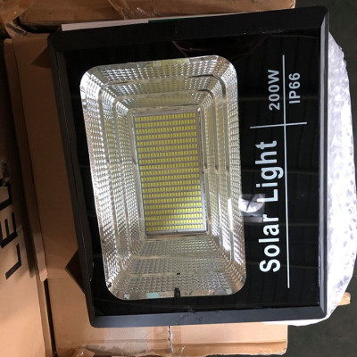 Đèn đường năng lượng mặt trời 200w