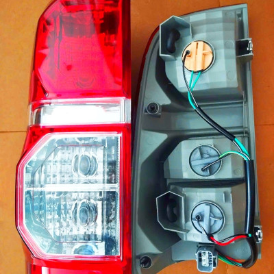 Bộ Đèn Hậu Toyota Hilux Hilux Vigo P21/5W (2005-2015) [OE:81550/60-0K261]