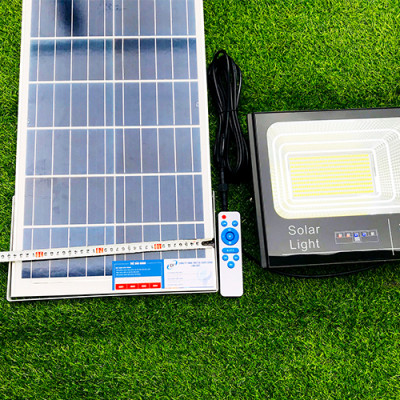 Đèn Năng Lượng Mặt Trời Pha 300W - Chip LED 5730/684 Mắt LED cho Thời Gian Chiếu Sáng Lên Đến 12 Tiếng