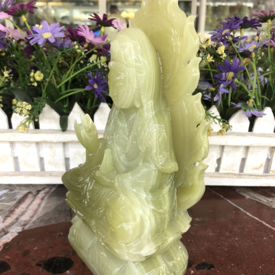 Tượng Phật Bà Quan Âm ngồi đài sen có hào quang đá ngọc - Cao 20 cm