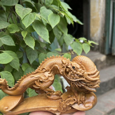 Tượng con rồng phong thủy bằng gỗ bách xanh thơm nức kt 20×10×7cm 