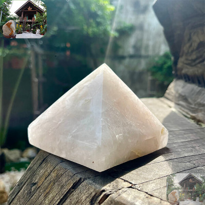 Kim tự tháp vật phẩm phong thủy cho xe hơi NHA SAN T646 Mang bình an, may mắn trên mọi nẻo đường - 1.04kg (8 x 10 cm)