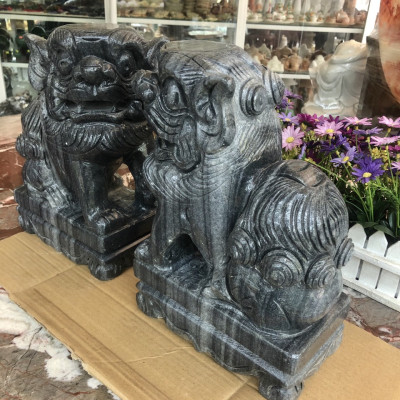 Cặp Kỳ Lân quay đầu phong thủy gác cổng đá cẩm thạch vân đen - Cao 30 cm