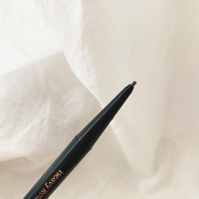 Bút Chì Sáp Kẻ Lông Mày Chống Trôi Lõi Siêu Mịn Màu Nâu Tro Kissme Heavy Rotation Eyebrow Pencil 0,09 G