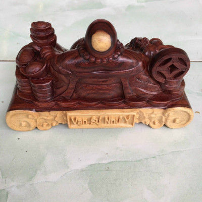 Tượng phật di lặc tay nâng thỏi vàng mini bằng gỗ cẩm kt 15×8×8cm