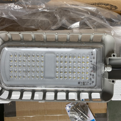 Đèn năng lượng mặt trời SKI- SKL24W