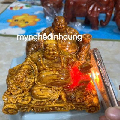 Tượng phật di lặc mini để ôtô bằng gỗ huyết long 15x9x8cm 