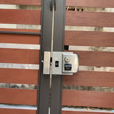 Khóa cửa thông minh Kitos KT-DL02 lắp cửa cổng ngoài trời