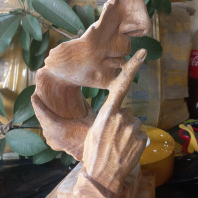 Tượng im lặng là vàng bằng gỗ ngọc am thơm nức kt 34×13×12cm 