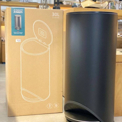 Thùng rác đạp chân Joseph Joseph Arc 30L Easy-push Pedal Bin 30149 màu đen mờ Hàng chính hãng
