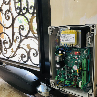 Motor cổng tự động tay đòn Roger Italia Smarty 5 