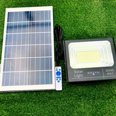 Đèn Năng Lượng Mặt Trời Pha 300W - Chip LED 5730/684 Mắt LED cho Thời Gian Chiếu Sáng Lên Đến 12 Tiếng